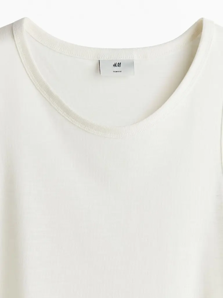 0f07b9c4-48b8-4abb-8c56-315b5371a02c1714046980855SlimFitVesttop5.webp