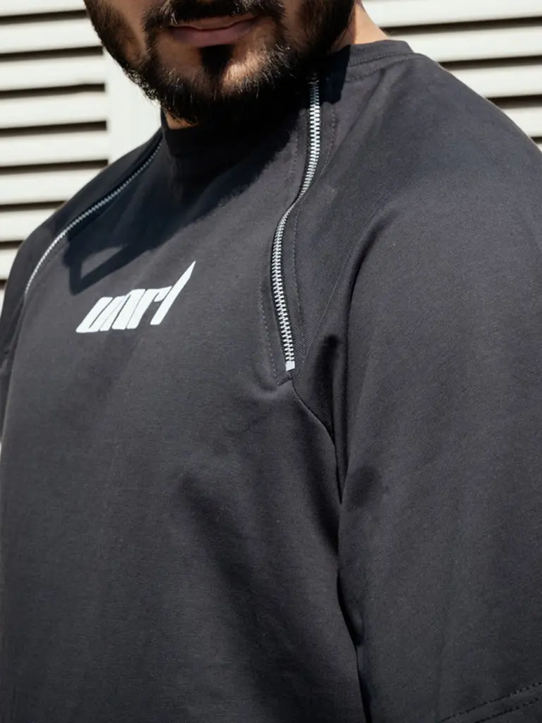 c1e58836-7b47-44e7-a795-7ed6b0e8fac41710411709315-UNRL-Men-Tshirts-1151710411708940-2.webp