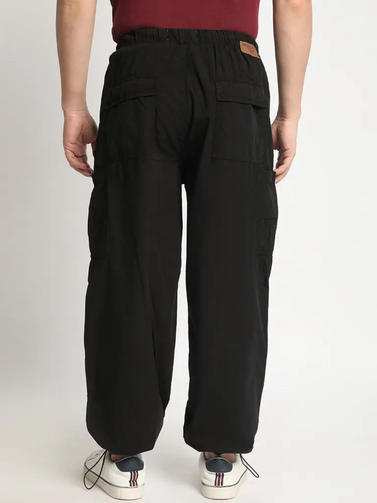 8ffc49bd-1d56-4839-97e7-99e6aa8b11cf1710239869343MenSolidParachuteFitCargoTrousers3.webp