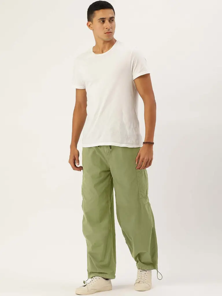811f3fd3-1b38-49e1-8cbc-e8876bc8d5471693459566737BeneKleedMenGreenLooseFitTrousers4.webp