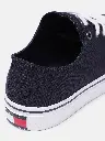 d6a278b7-8cbe-4c99-9942-00d9209791381675161905769-Tommy-Hilfiger-Men-Navy-Blue-Sneakers-9121675161905318-4.webp