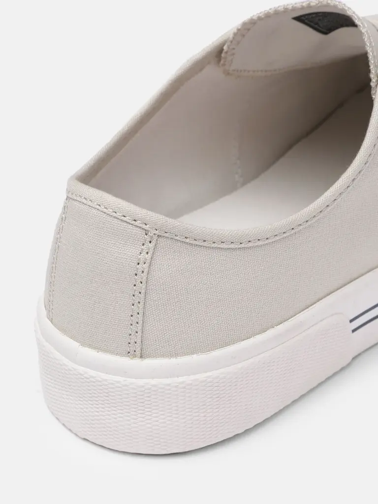 65759217-7caa-4f27-966b-27c9b22e8a6d1675161957462-Tommy-Hilfiger-Men-Beige-Sneakers-4431675161956987-4.webp