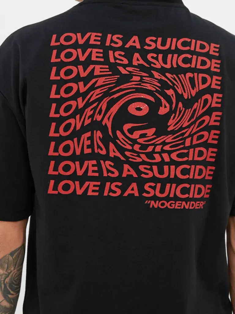 4f225032-3425-45d8-8e44-a845c87391f71673961225525TrendyolMenBlackTypographyPrintedT-shirt6.webp