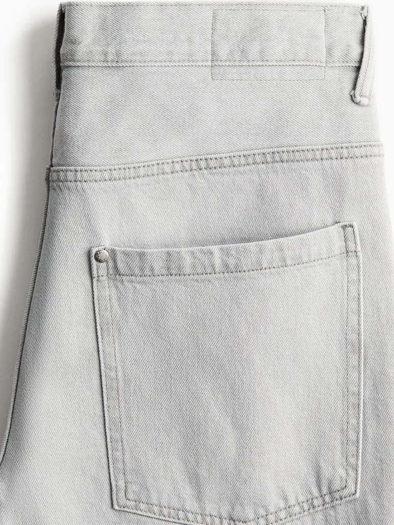 7e443abe-64f8-4ee9-8cb4-f0d1361072b61710322247180BaggyJeans2.webp