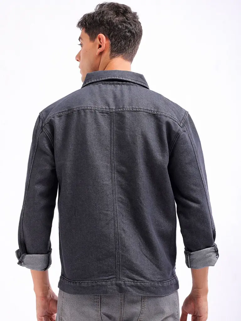 4f236f2a-d1e5-4756-816e-1d4023f97c9a1716781647787TheIndianGarageCoMenWashedCheckedLonglineDenimJacketwithPatc5.webp