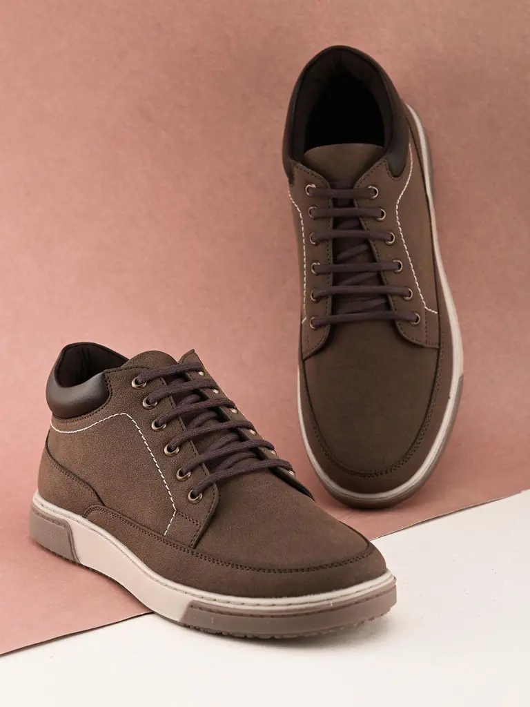 db552119-75b8-4a62-8a20-75b3525e39461714652068971CasualShoes1.webp