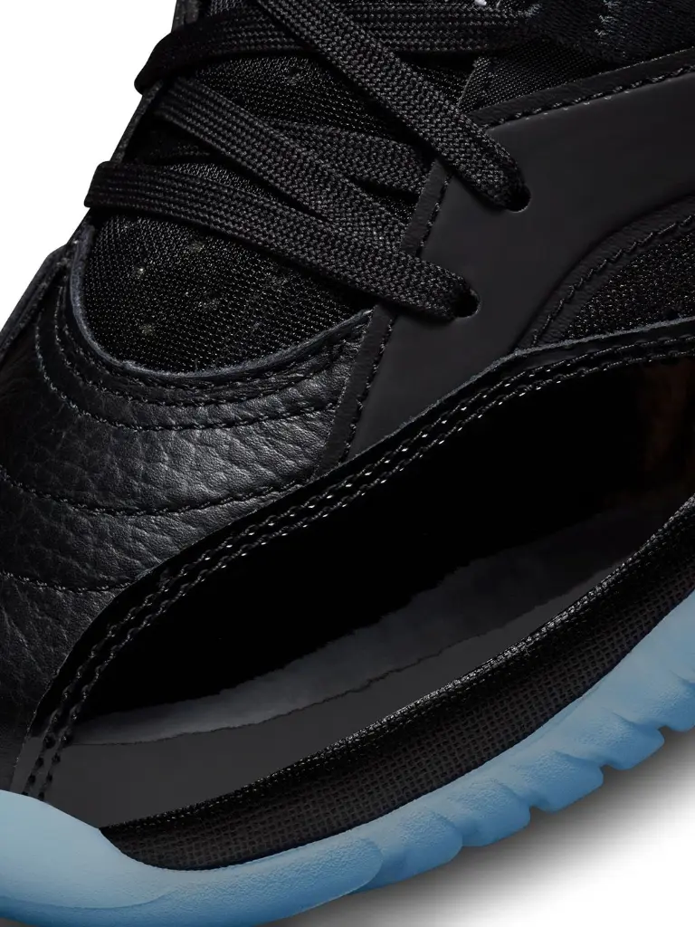 8e71a2e8-ac3e-41b0-b208-9463646565dc1702461227827NikeMenJumpmanTwoTreyMid-TopLeatherBasketballShoes11.webp