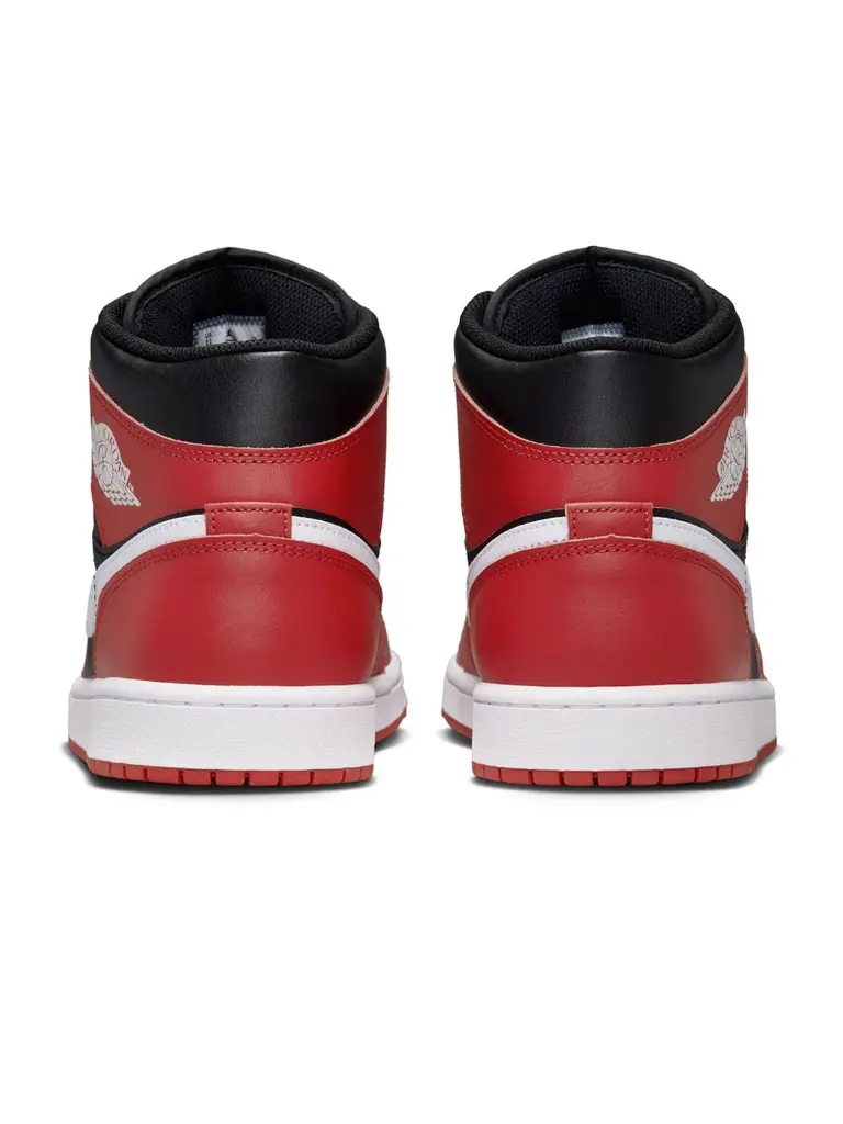 fbf3547f-3b6c-4b6d-9402-3cbd73f678ae1717240579537NikeAirJordan1MidMensShoes4.webp