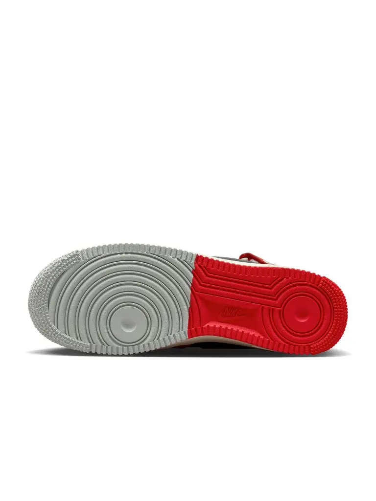 97b58d76-a0c5-4350-84b5-1c224104d2871692965257041-Nike-Men-Air-Force-1-Mid-07-LV8-Sneakers-5631692965256655-5.webp