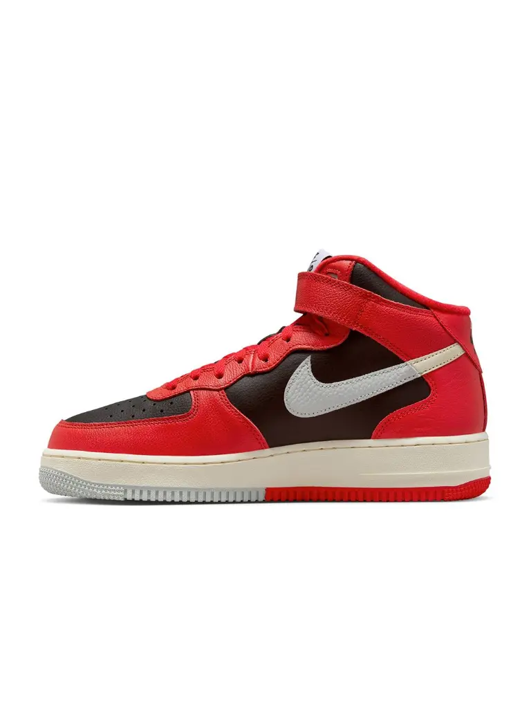 c8ecce31-80e5-4349-8050-3665455bb7ab1692965257059-Nike-Men-Air-Force-1-Mid-07-LV8-Sneakers-5631692965256655-4.webp