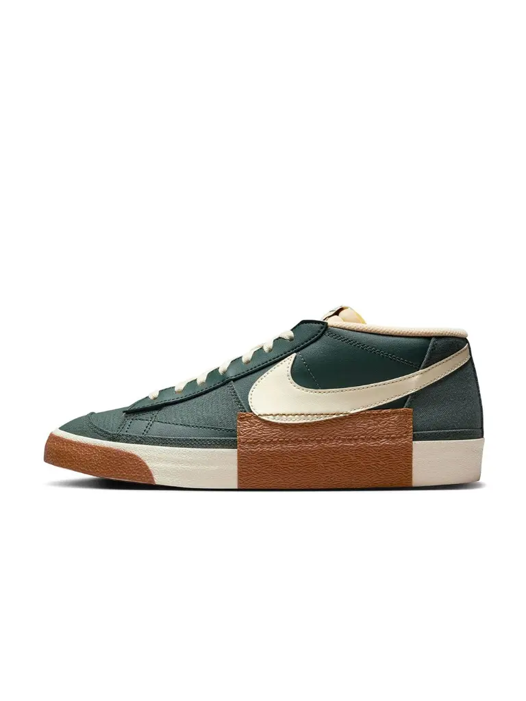 c893c338-9806-47ad-b431-889086e694791719567379904NikeBlazerLowProClubMensShoes3.webp