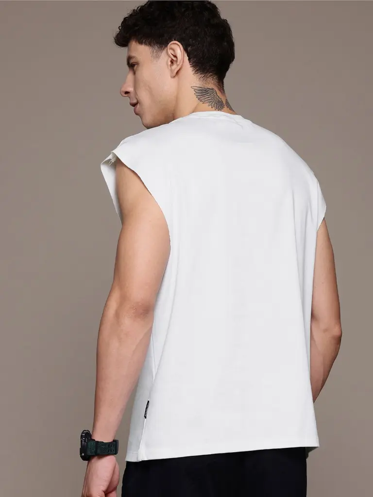 1134514a-cb48-4da4-934b-4da6ae731c891724144018554-Roadster-Men-Tshirts-8811724144018132-4.webp