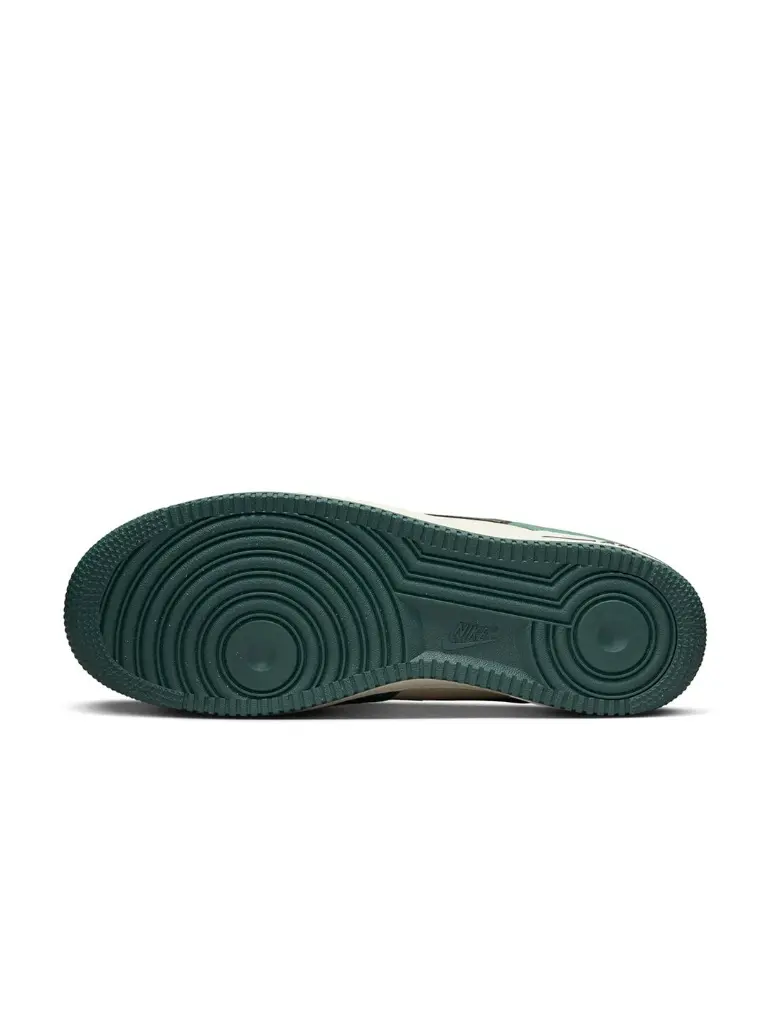 59136e0a-7d40-4063-a27c-83d020764d771717243916457NikeAirForce107LV8MensShoes7.webp