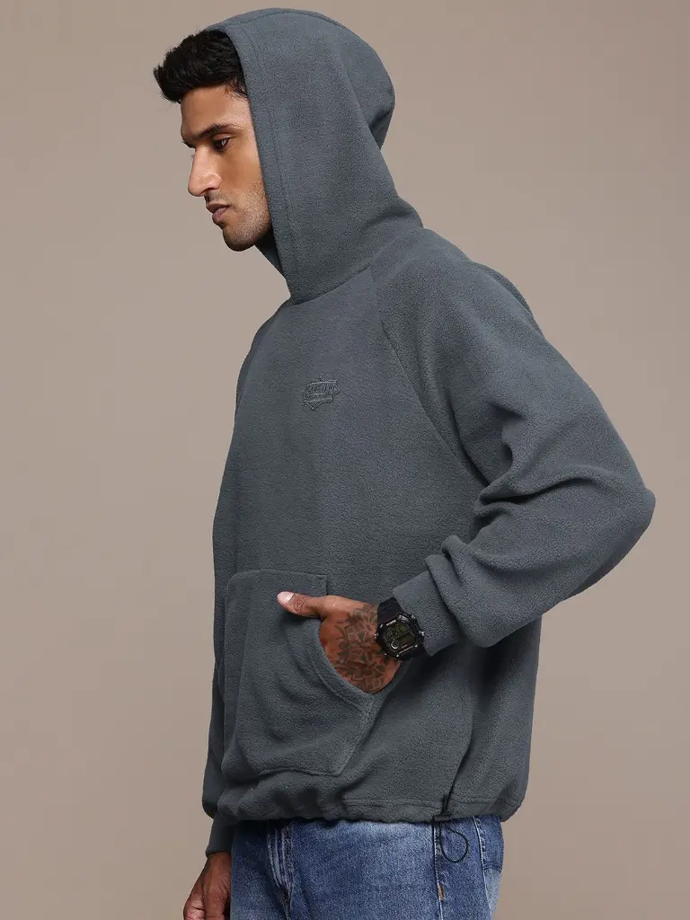 3eaec524-c852-4e7e-9924-c1baebe4d85f1732164132249-The-Roadster-Life-Co-Long-Sleeves-Fleece-Hooded-Sweatshirt-6-3.webp