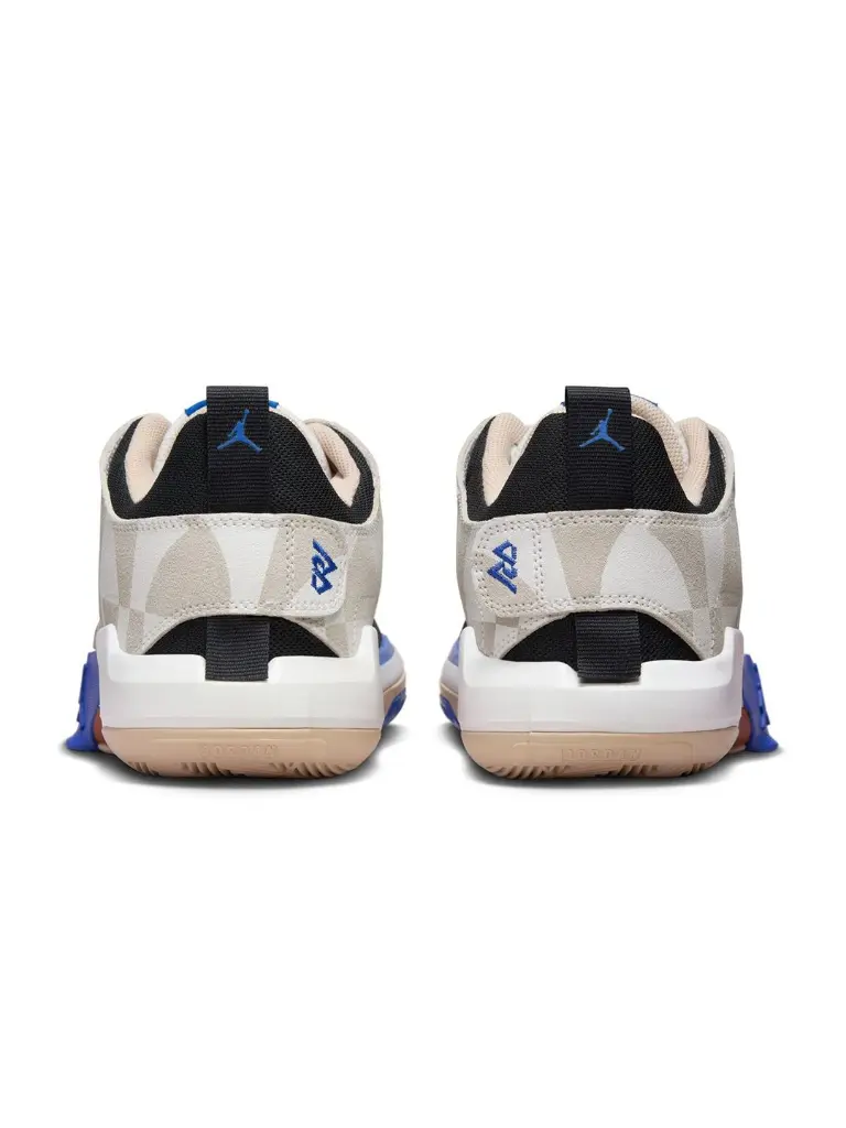 24fa0c91-c8ca-44d6-8723-1506bdb97bad1717520454216JordanOneTake5Quai54PFBasketballShoes2.webp