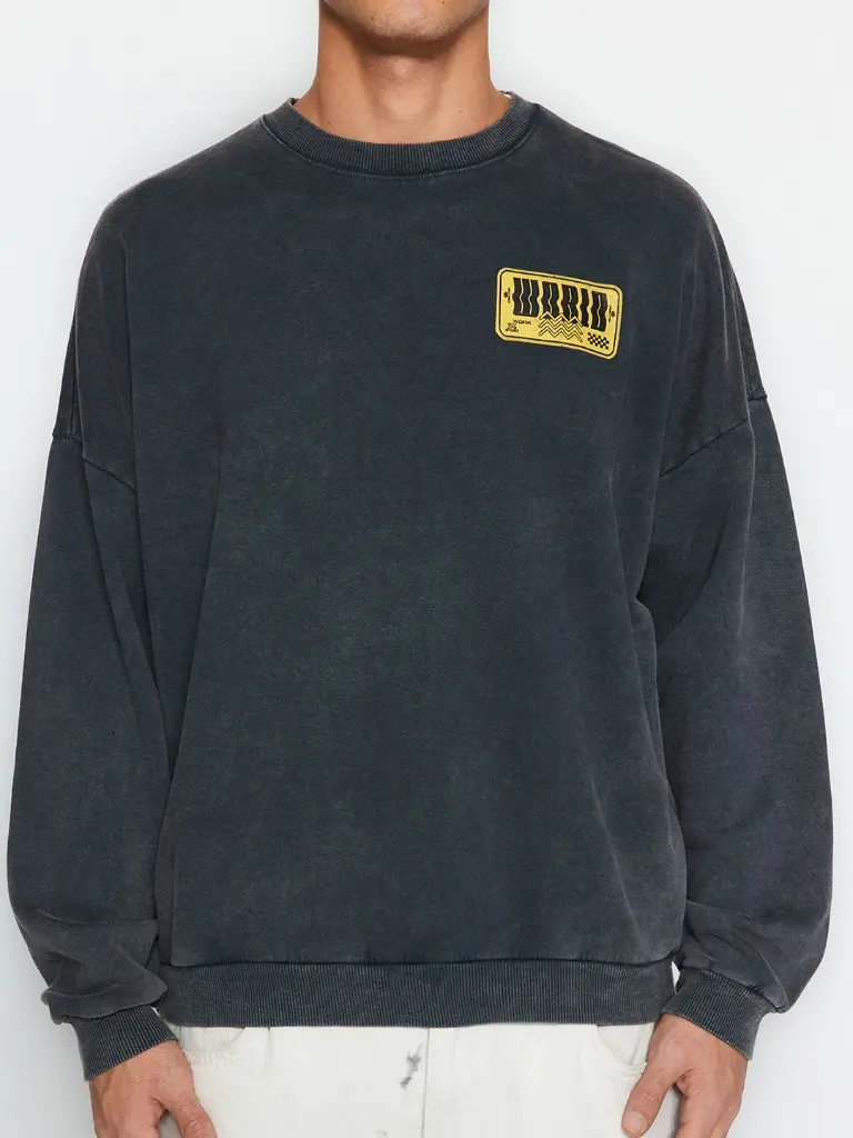 f2cda010-1ecb-420a-8fe8-054082e355a21706013976109TrendyolMenSweatshirt4.webp