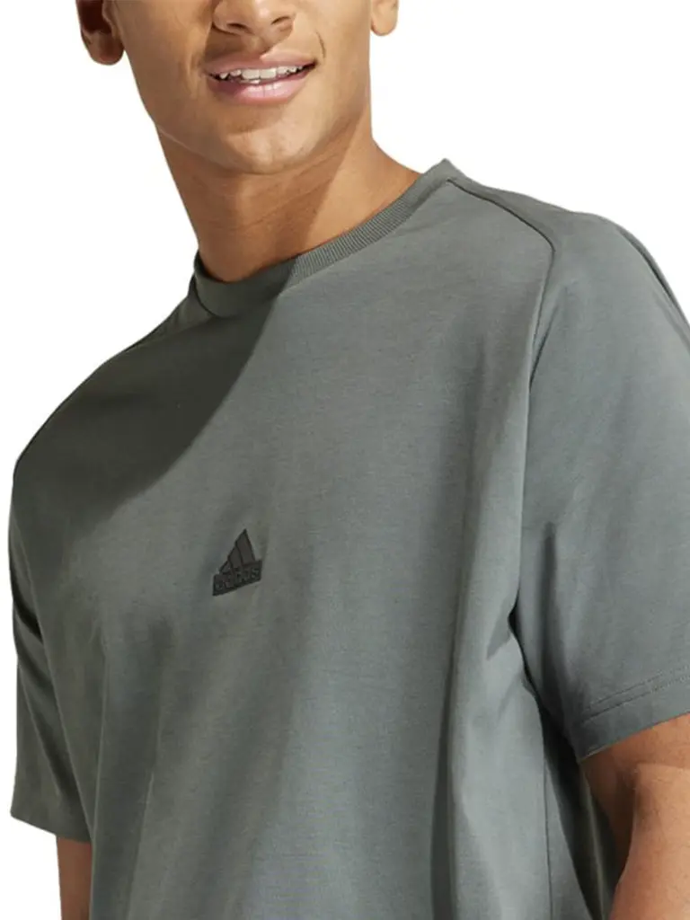 b98a5a44-2ebc-4239-ae73-3cf08dc40a981701749074555Tshirts2.webp