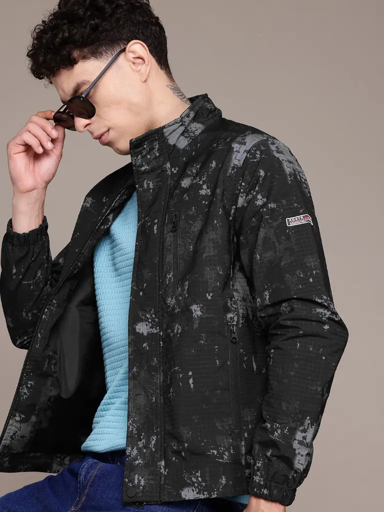 3b725f3e-93e6-4922-a567-b9779b81951a1726727162994-Roadster-Men-Jackets-1561726727162323-1.webp