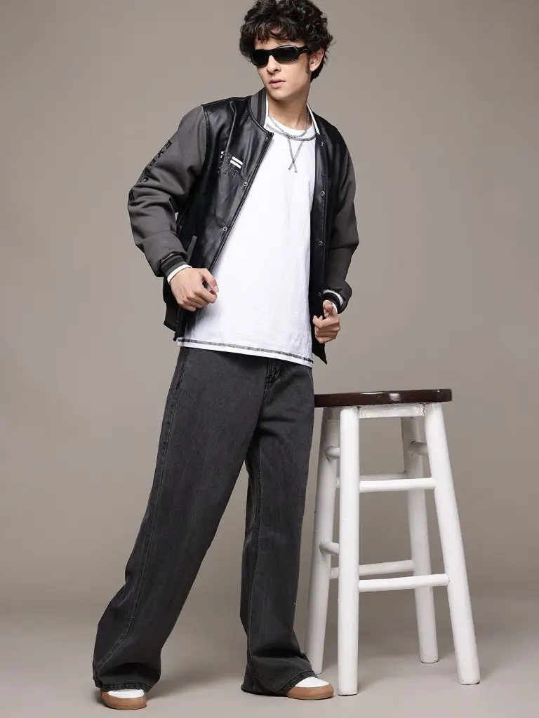 5a58d228-805e-4d72-9336-df4db5d216ea1731328343523-Roadster-Men-Jackets-6321731328342955-5.webp