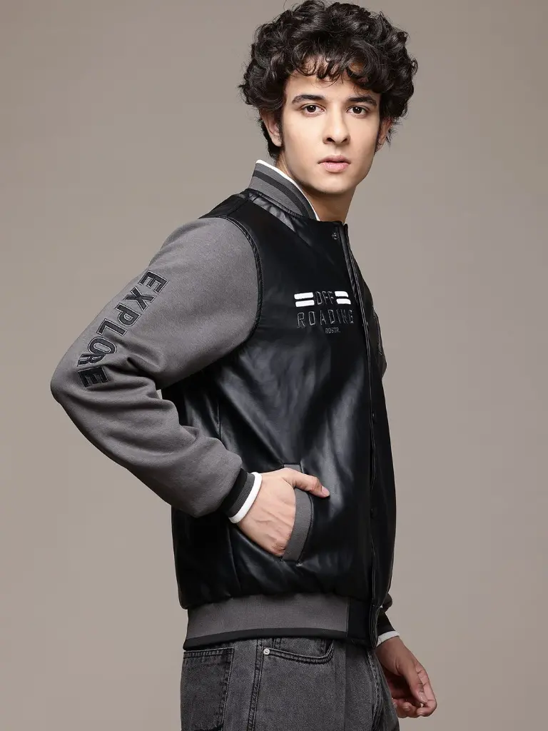 8d8203dc-a9fc-4a76-8e84-81d0feabc62b1731328343557-Roadster-Men-Jackets-6321731328342955-4.webp