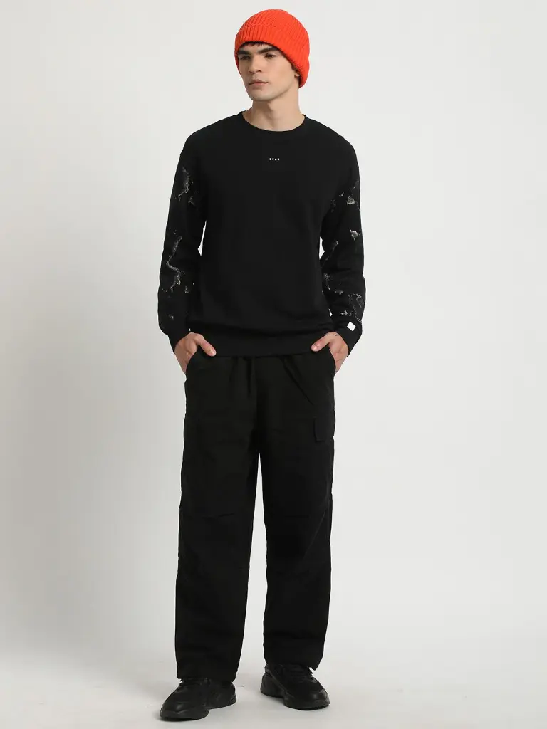 4872125a-9443-48b6-a275-346bb70dc5231700132510787-THE-BEAR-HOUSE-Men-Black-Sweatshirt-8201700132510566-5.webp