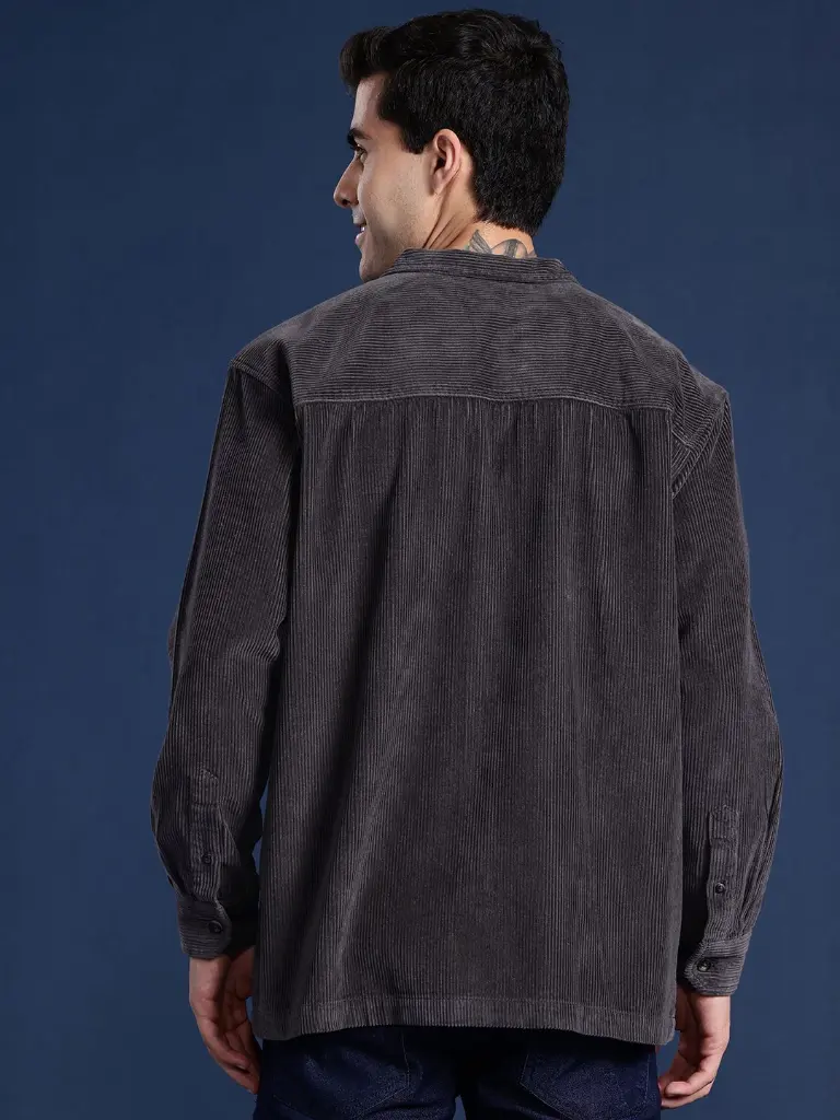 0f42b620-4078-4c45-890d-8a953707dc1f1700802182705-Mens-Grey-Corduroy-Oversize-Shirt-2121700802182337-5.webp