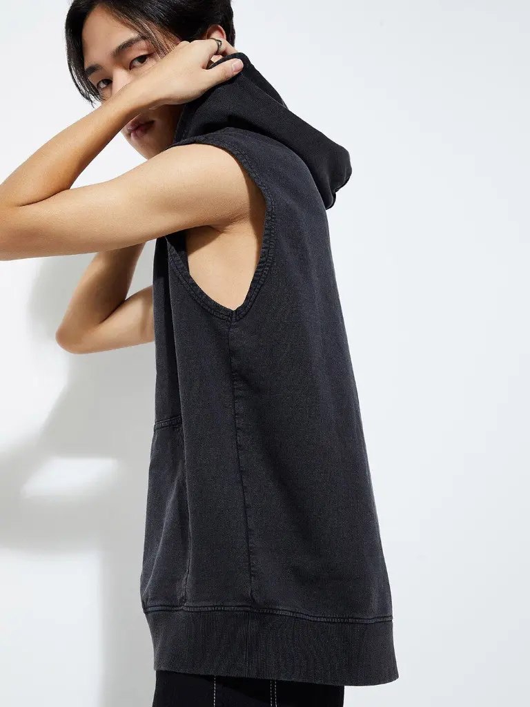 23727fa2-5566-4011-b054-9a88f72284021706601703893maxMenSweatshirt3.webp