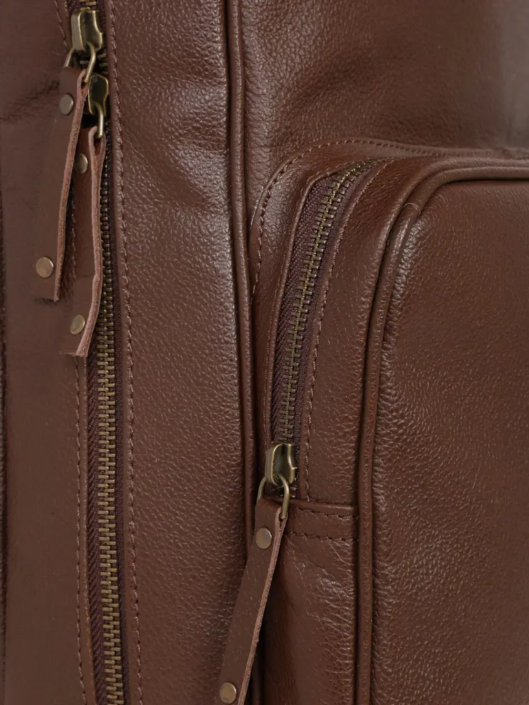 2fc9915c-e671-43b4-b334-e2ff3629db741687265419948TeakwoodLeathersMenBrownBackpackwithAnti-Theft6.webp