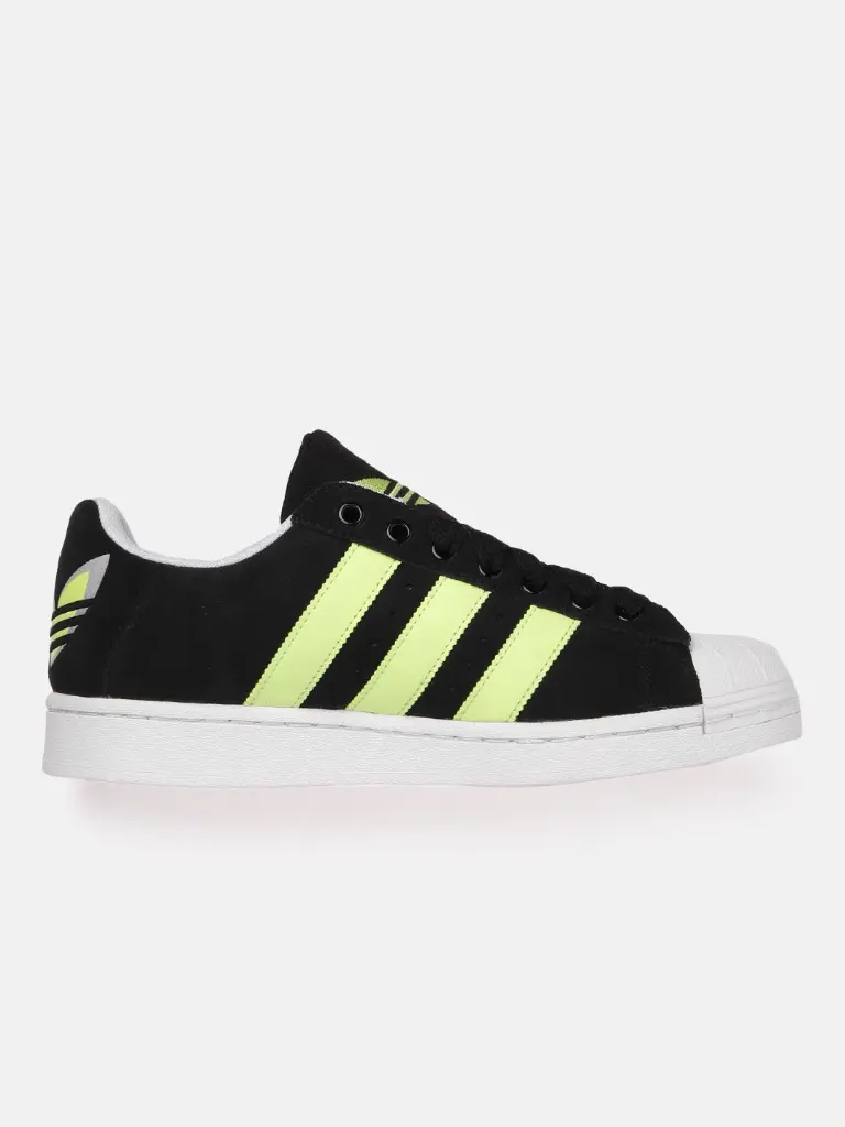 ff9736a6-54d8-4530-b109-b1c32c98ba4b1698736260648-ADIDAS-Originals-Men-Casual-Shoes-7791698736260397-2.webp