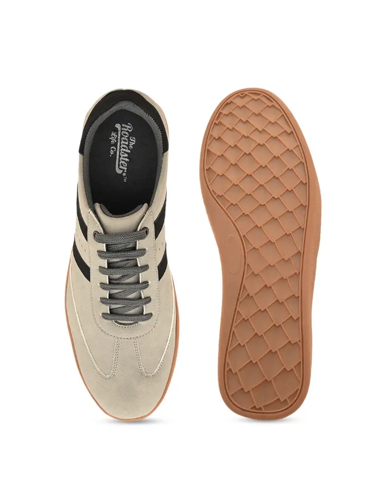 5c4dc038-e50e-4775-bfe6-314aa89fb2661708427695743RoadstercasualsneakersforMen5.webp