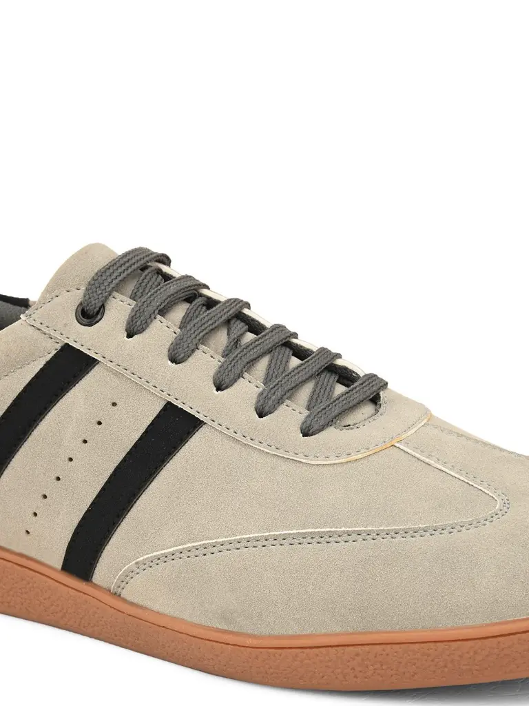 710c642b-9a0b-4cf3-b25e-5b72593731031708427695789RoadstercasualsneakersforMen6.webp