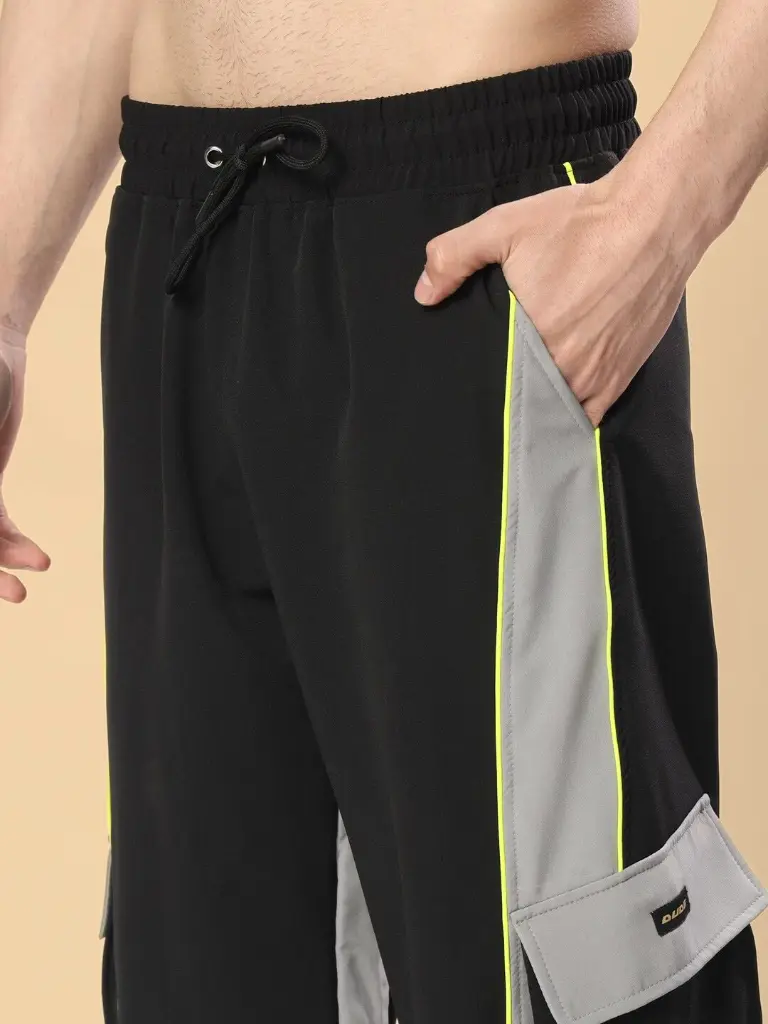 8d1e33e8-a040-4484-a0da-30ff62a678e81715040544937WEARDUDSMenRelaxedLooseFitJoggersTrousers7.webp
