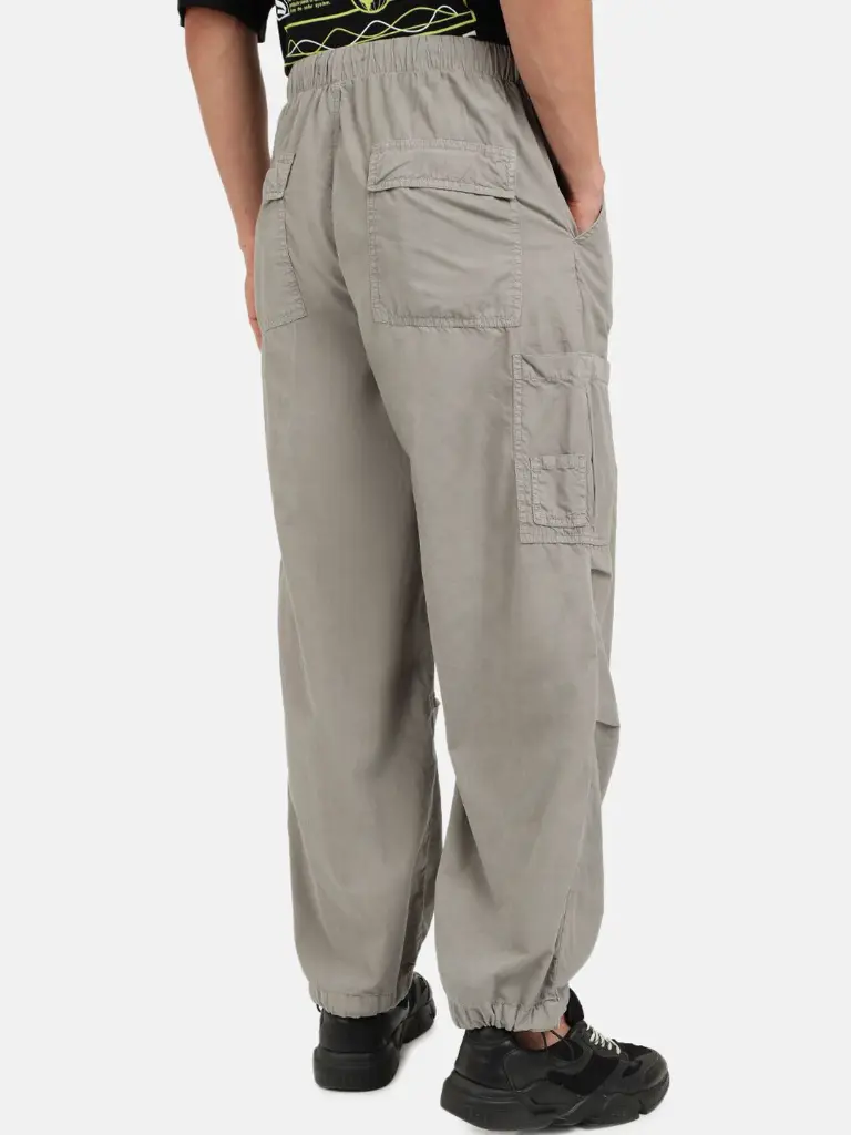 a5cabac1-71be-4ef1-b376-79c8631e6f391707884669284BeneKleedMenLooseFitTrousers4.webp