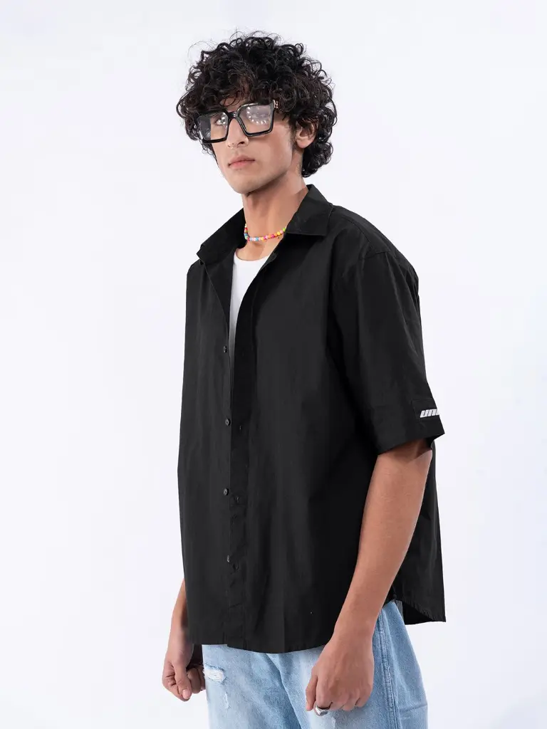 9d3d2769-12e4-48a5-9eaa-cd2e07acd3551708064428352-UNRL-Cotton-Back-Print-Oversized-Shirt-8751708064428056-3.webp