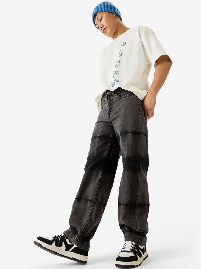 641e12a4-b541-4259-abc6-4f9b04dcd9bd1713338443240TheSouledStoreMenRelaxedFitLowDistressHeavyFadeStretchableJe4.webp