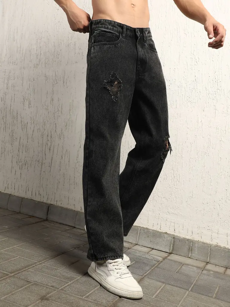 79a6f842-b29f-4272-9da1-b423712e05fc1717480507504-Hubberholme-Men-Low-Rise-Relaxed-Fit-Mildly-Distressed-Cotto-2.webp