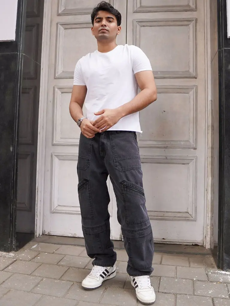 18ebd2f1-928a-4de9-9bf2-ecd292073e141716283986681PowerlookMenBoyfriendFitLowDistressJeans5.webp