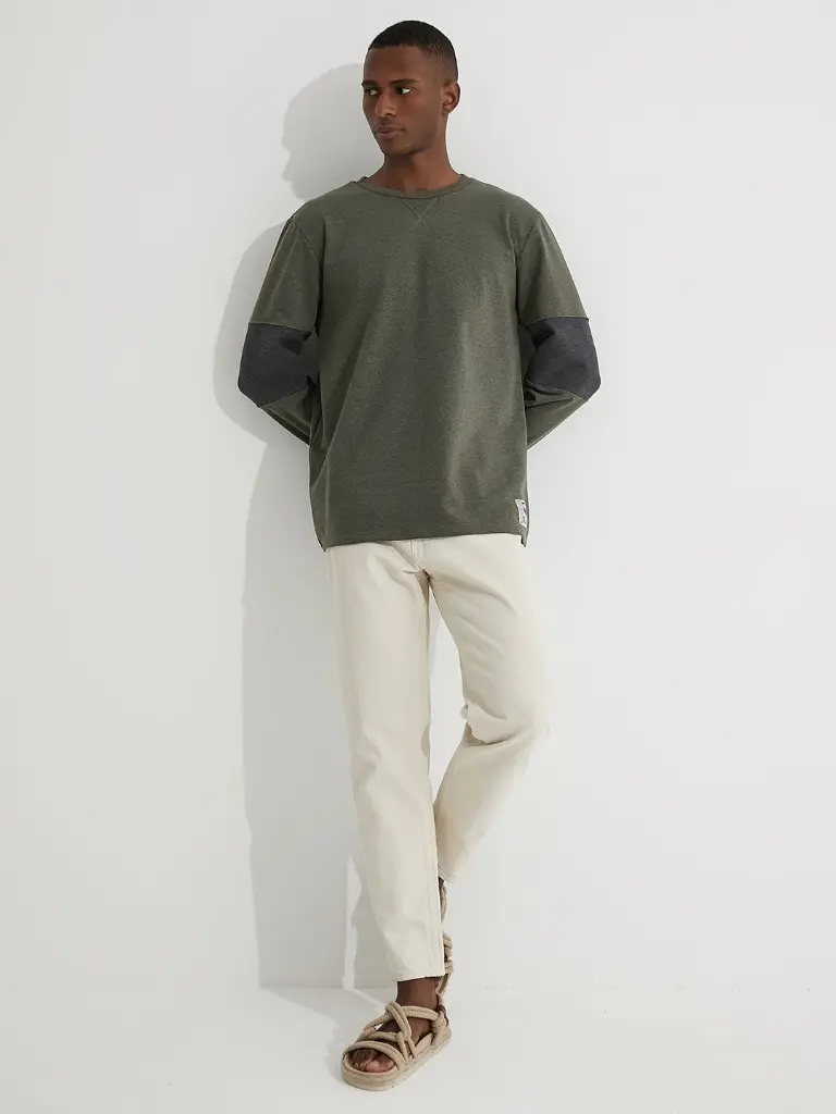 a106fbe5-5204-42a8-9e8c-6b4c17356ef31669783641264plusSBlackShirtStyleTopSweatshirtsKotonWomenSweatersKotonWom4 (1).webp
