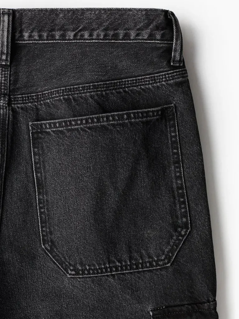 710f412d-c63b-474a-aa1f-1d03b32f75b31720675128172BaggyCargoJeans2.webp