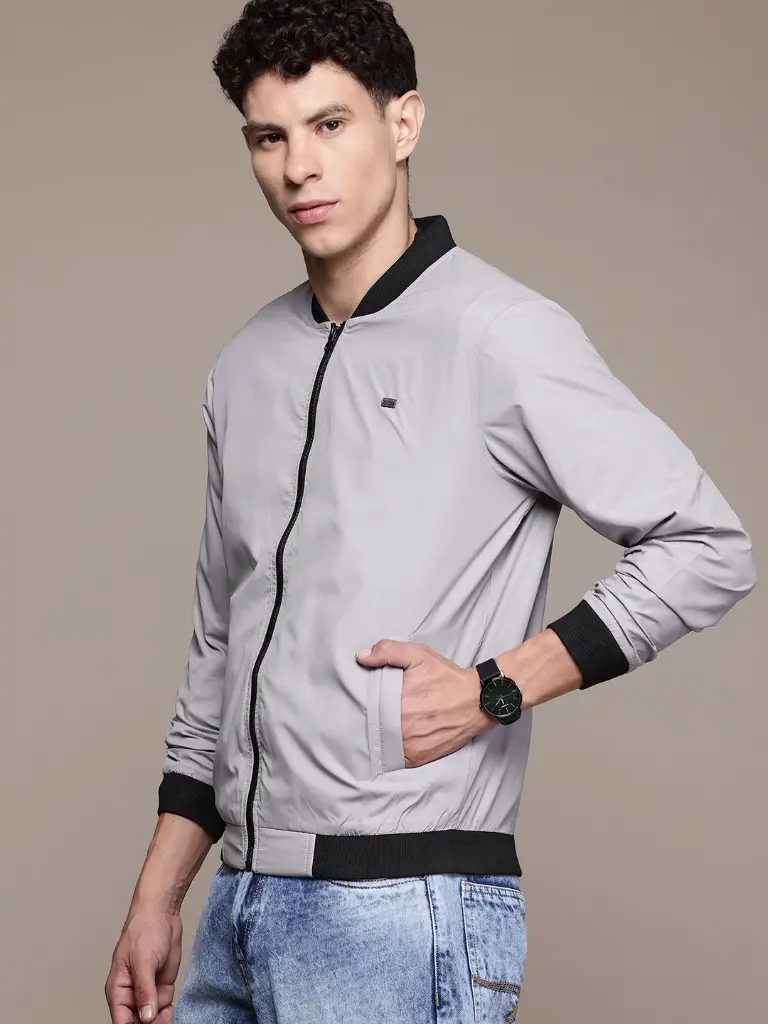 e19320e8-34b1-4381-bdfb-9870e200112e1721196643283-Roadster-Men-Jackets-5271721196642770-4.webp