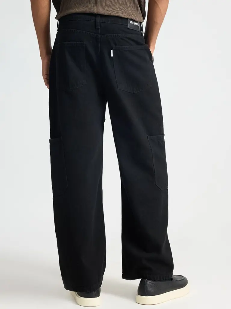 d5294613-ceda-4aa7-8f08-29427bc5e9e11714480995851Jeans4.webp