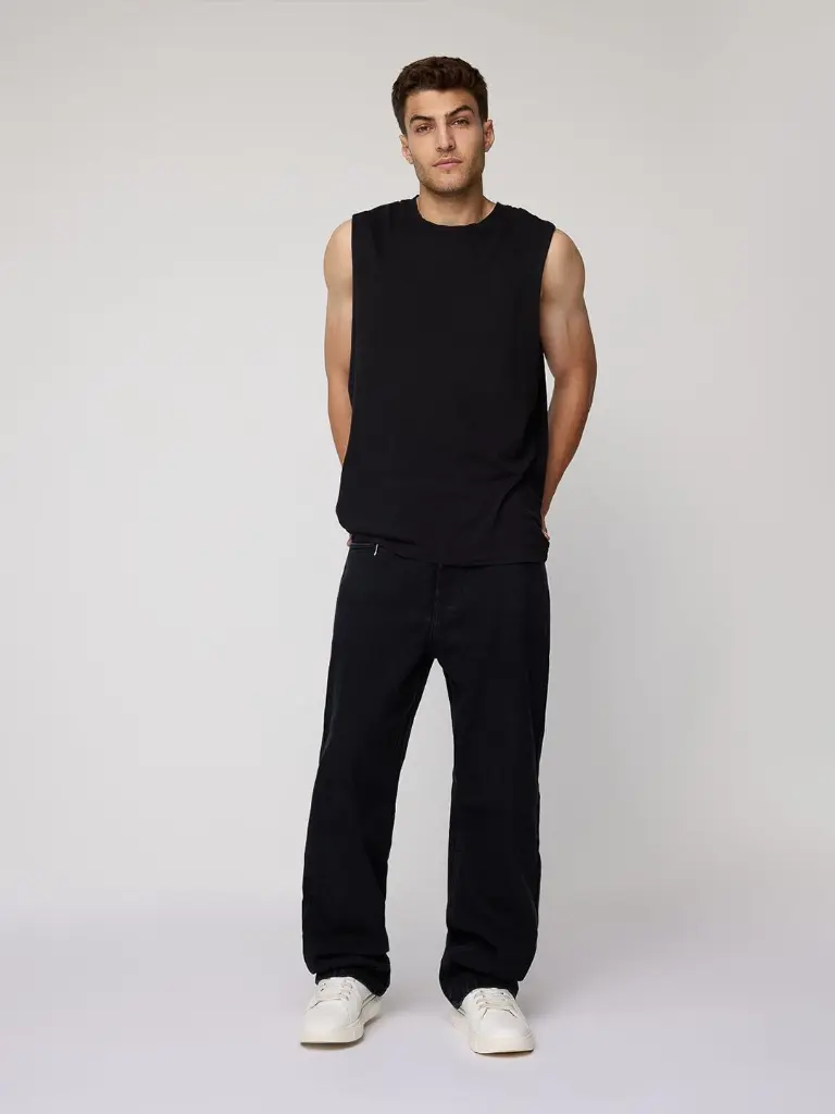 efb6af10-163b-4a67-970f-7ea83883077b1721617832341FREAKINSMenStraightFitHigh-RiseJeans5.webp