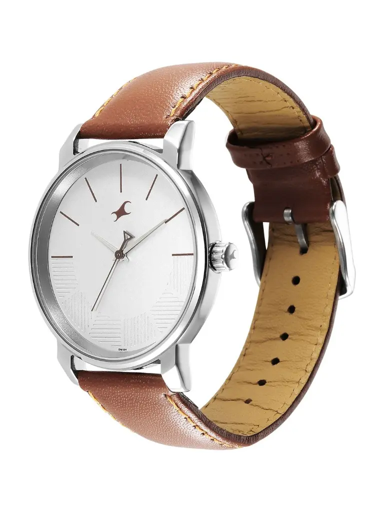 5454c4b9-7169-467f-a652-53d18378020c1696507864109-Fastrack-Men-Brown-Brass-Dial-And-Leather-Straps-Analogue-Wa-3.webp