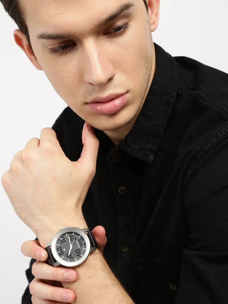 96084459-c18f-412c-bfca-5885804d2ceb1548823895639-Fastrack-Men-Watches-2471548823893994-6.webp