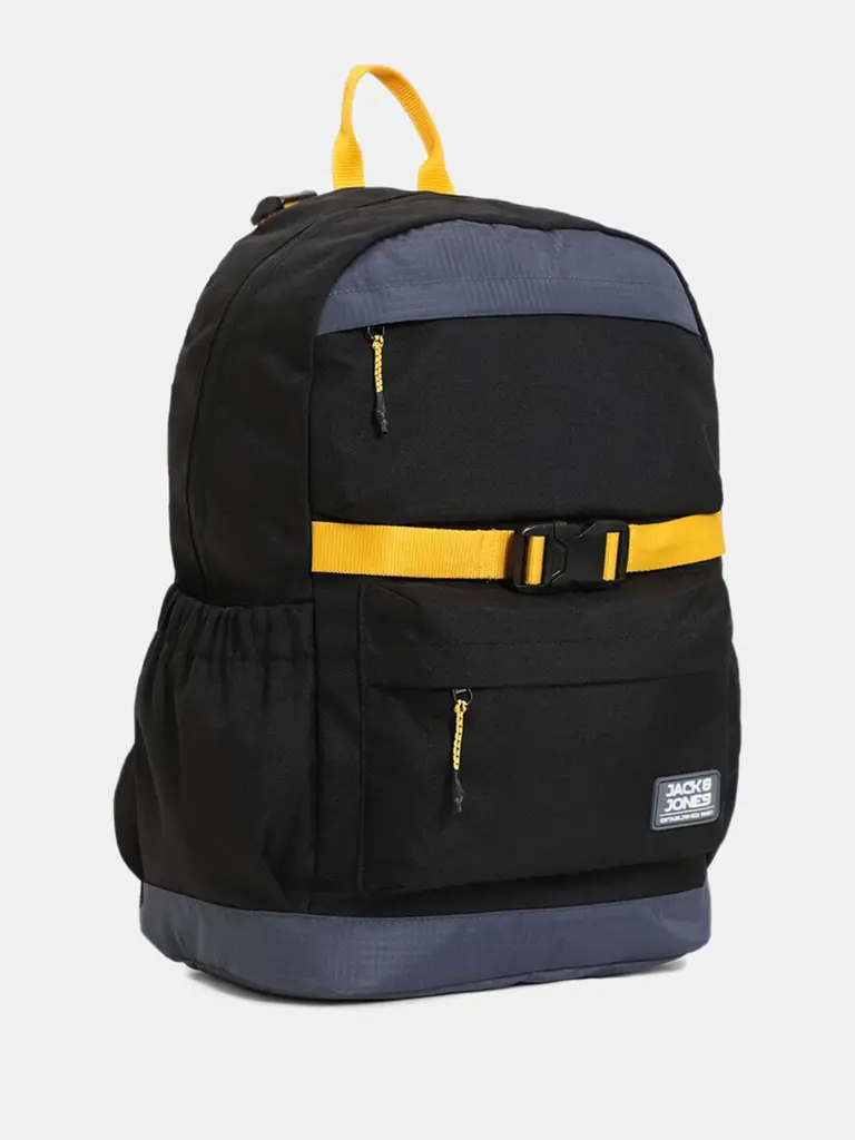 df2423b5-9a2a-44d6-8d1d-adec1b7d13bc1706967378091JackJonesMenBackpack2.webp
