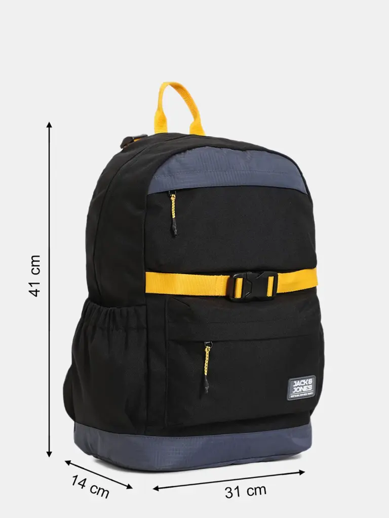 ff82fcad-f618-42ed-a612-32c048aea1a01706967378097JackJonesMenBackpack7.webp