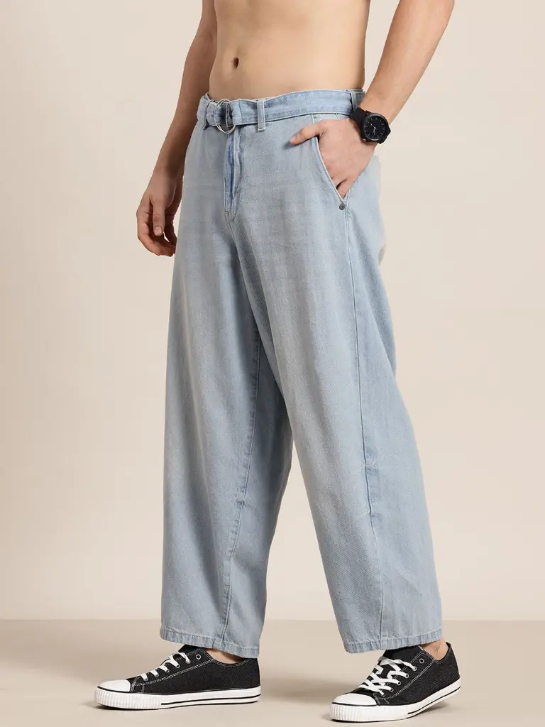d6d2343b-acc0-4ad7-916a-3c8481326b251723027580457-HERENOW-Men-Jeans-5721723027579370-2.webp