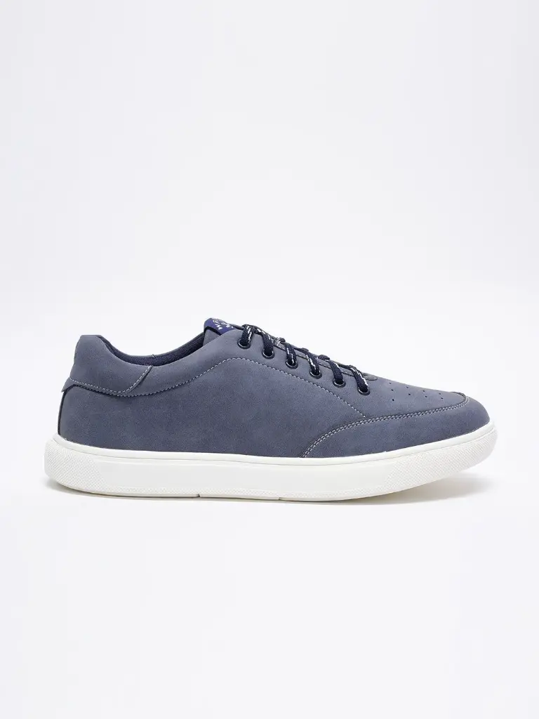 5bc110d8-4e9b-4a5d-bd6e-f134022155f51716864200440WROGNMenColourblockedPUSneakers2.webp