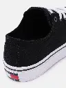 cda94200-51fb-43a7-afa8-2334abd43f3e1675165627696-Tommy-Hilfiger-Men-Casual-Shoes-5951675165627377-4.webp