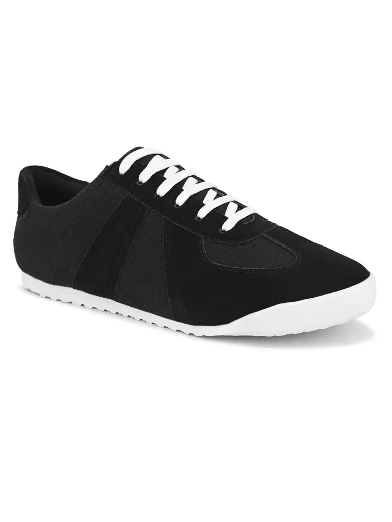 ef40bc55-9795-4bb1-9f76-2790d025081a1709030542831-The-Roadster-Lifestyle-Co-Men-Black-Lace-Ups-Sneakers-962170-2.webp